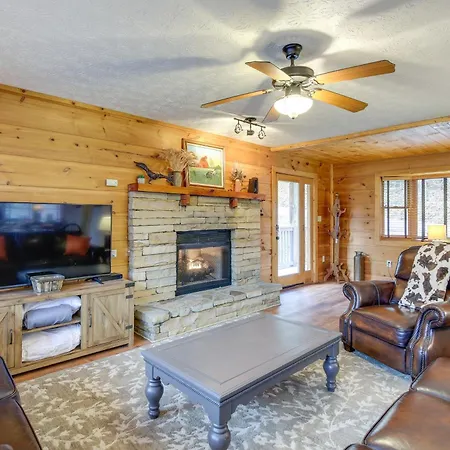 Villa Pet-Friendly Gatlinburg Retreat With Hot Tub! Exterior foto