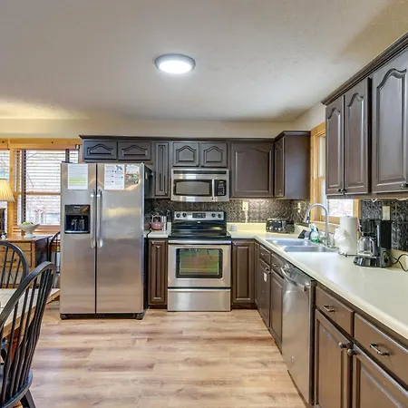 Villa Pet-Friendly Gatlinburg Retreat With Hot Tub! Exterior foto