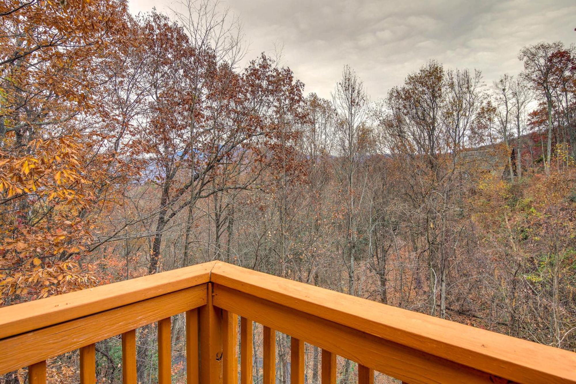 Pet-friendly Retreat With Hot Tub! * Gatlinburg
