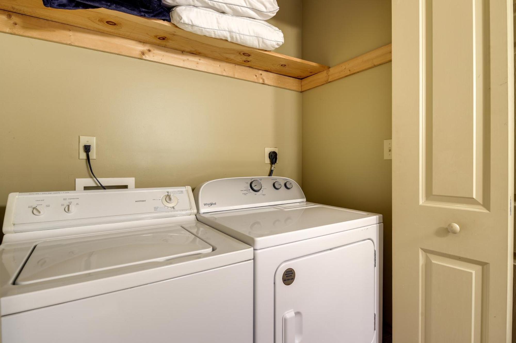 Ferienhaus Pet-friendly Retreat With Hot Tub!