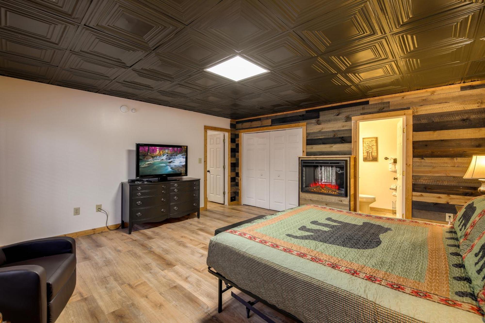 Pet-friendly Retreat With Hot Tub! * Gatlinburg