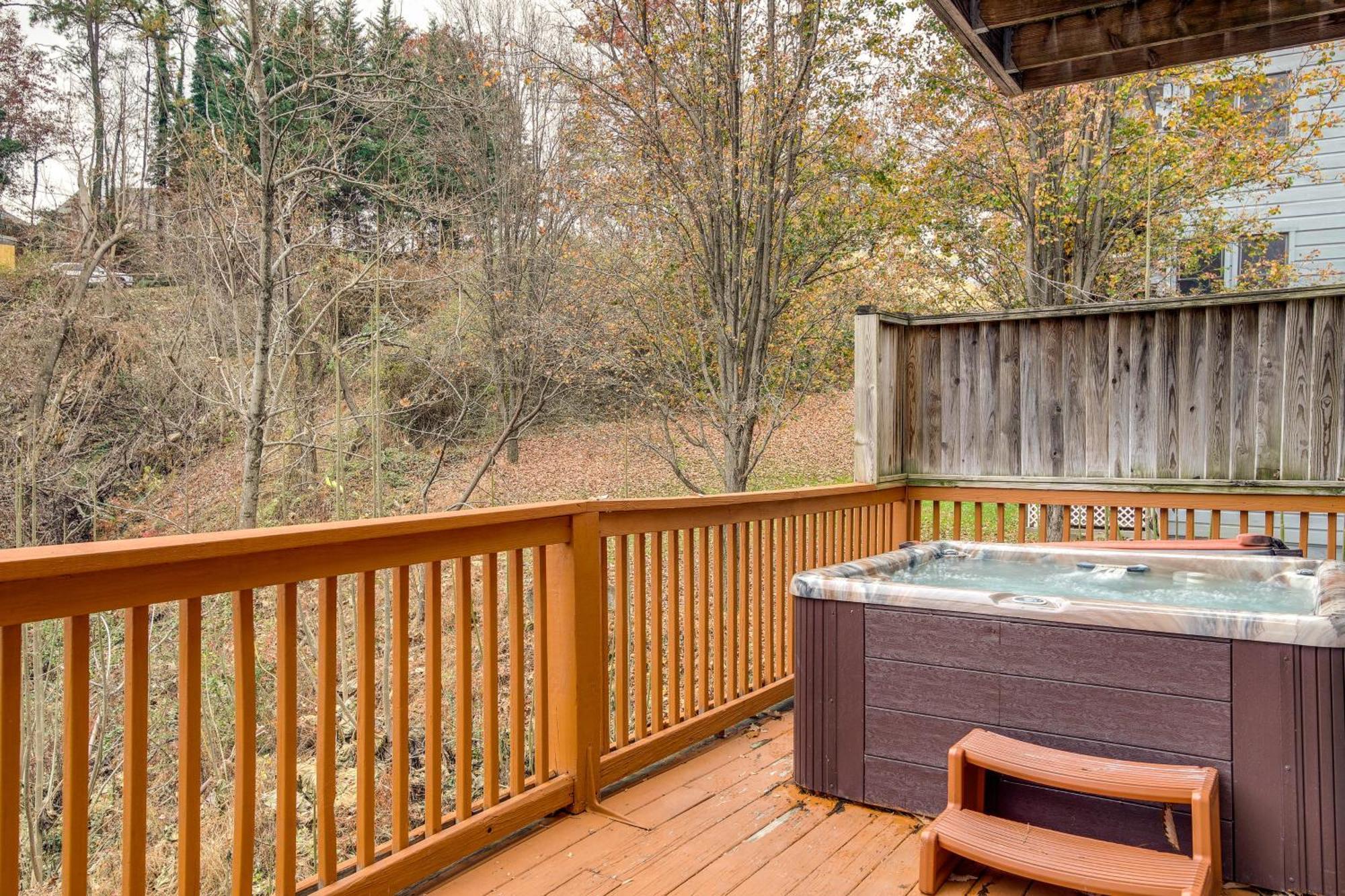 Ferienhaus Pet-friendly Retreat With Hot Tub! *