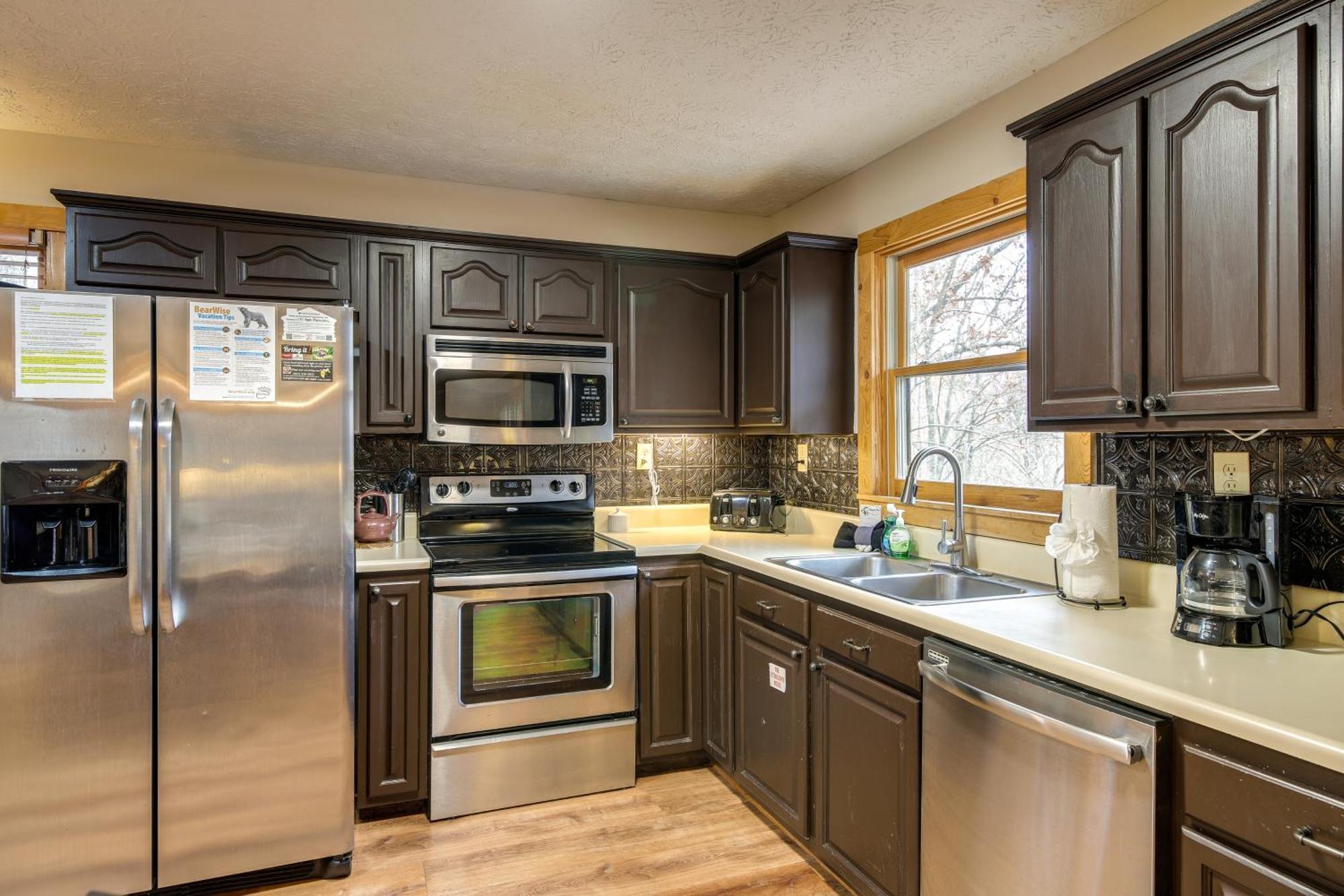 Pet-friendly Retreat With Hot Tub!