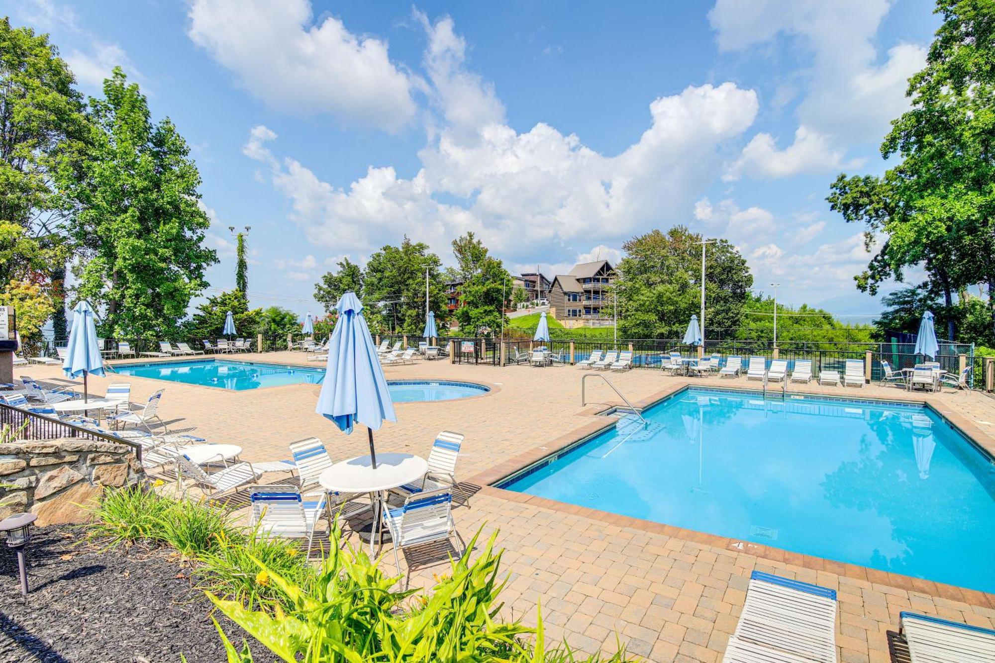 Pet-friendly Retreat With Hot Tub!