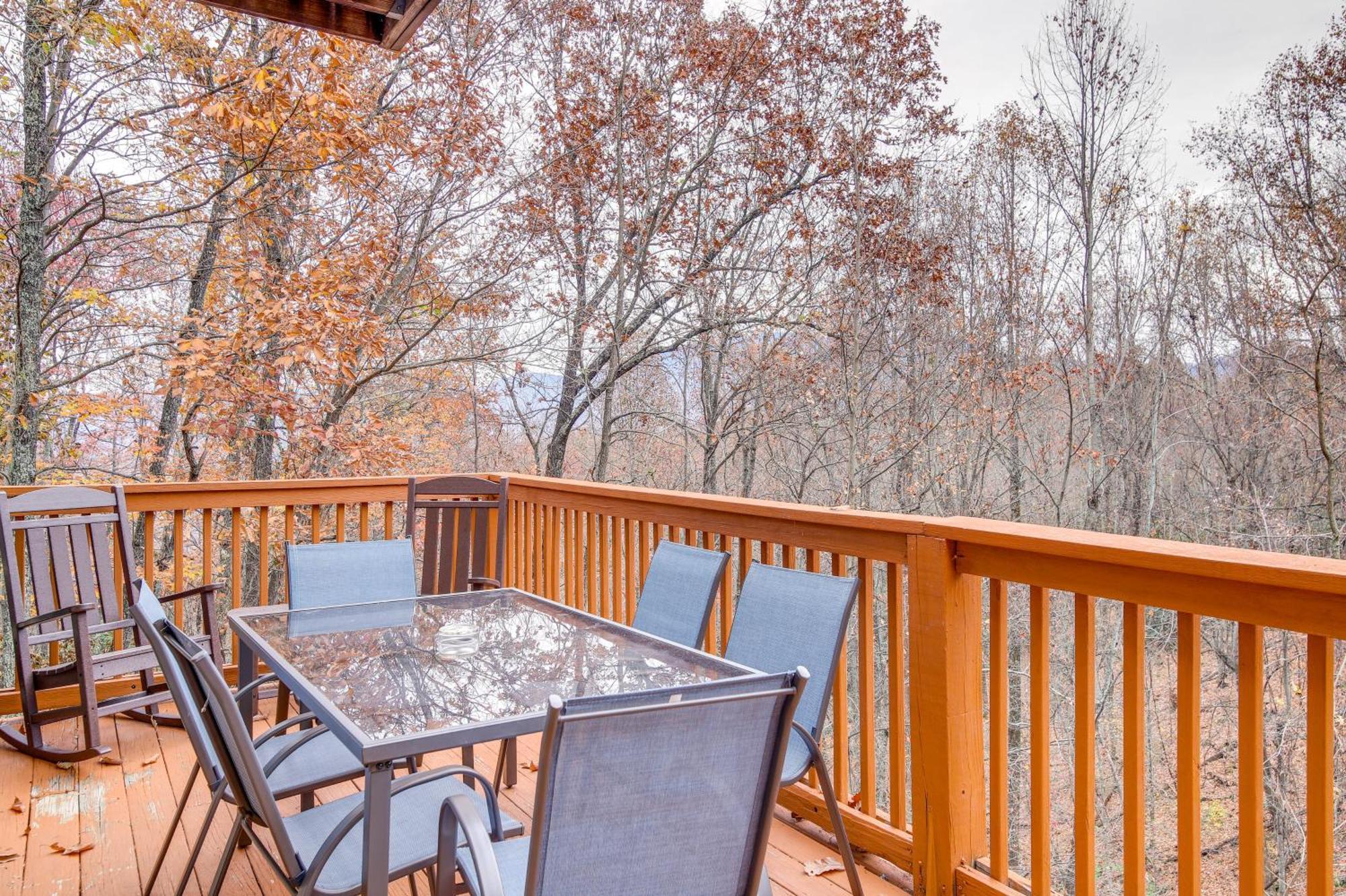 Hébergement de vacances Pet-friendly Retreat With Hot Tub!