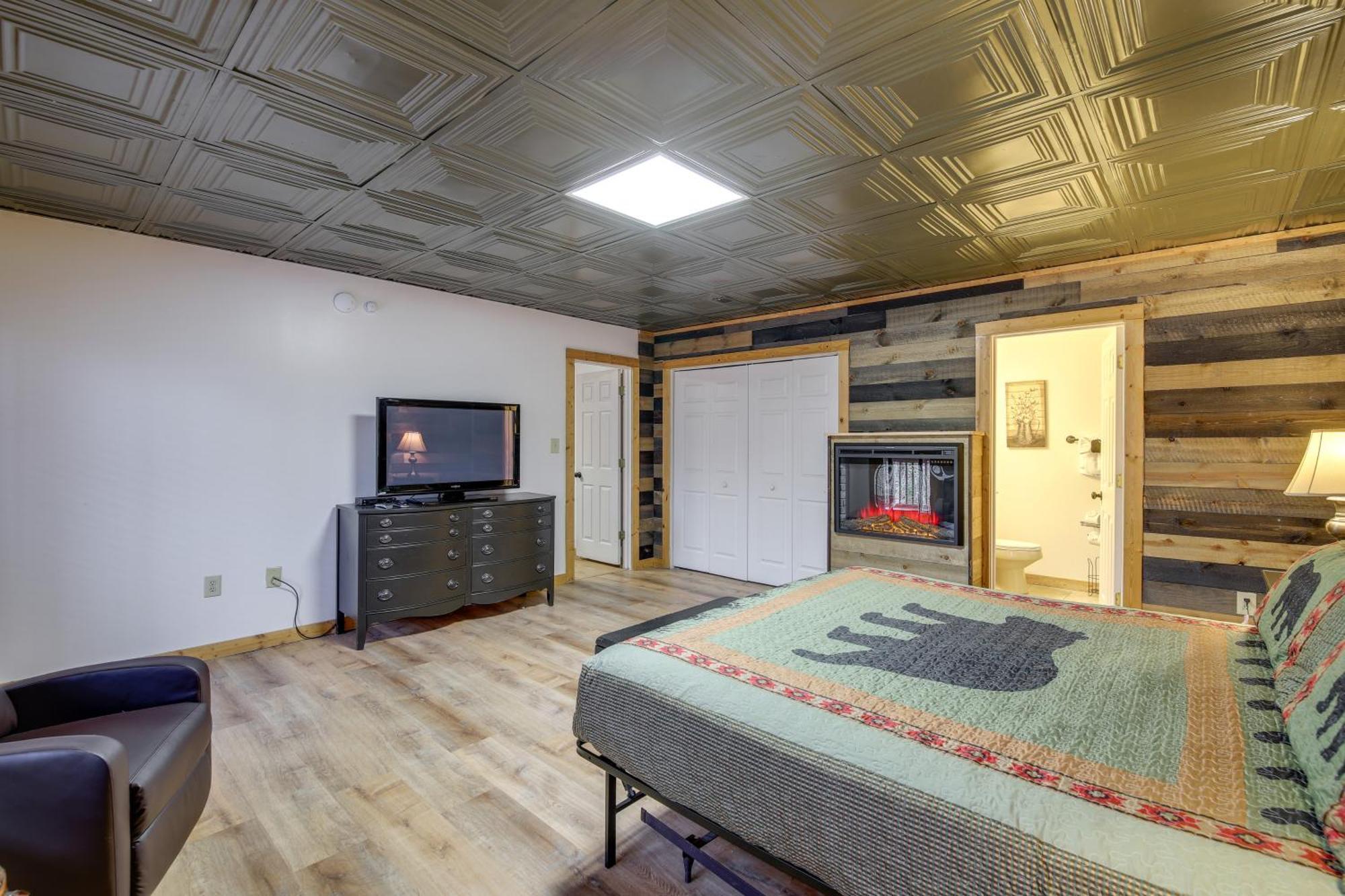 Pet-friendly Retreat With Hot Tub! Hébergement de vacances *